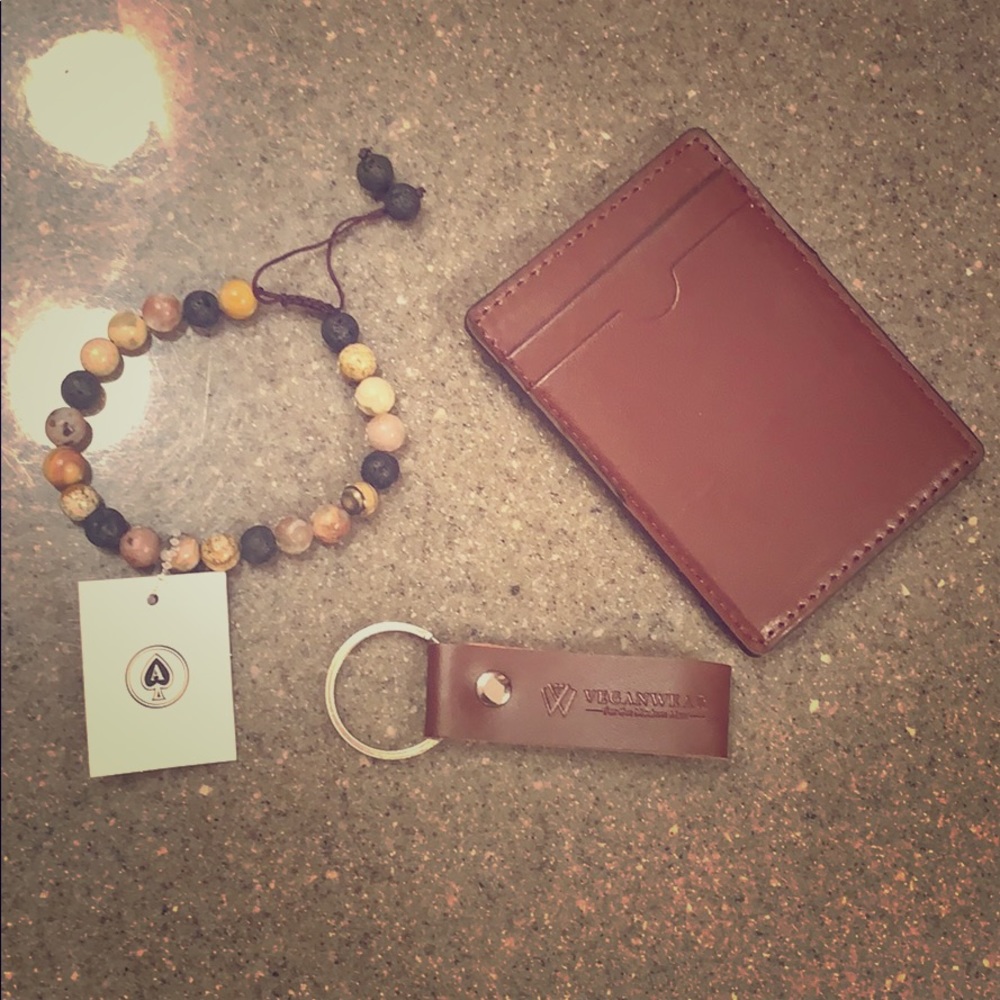 Gentlemen’s Box Accessories